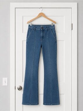 European Brand Comma, High-Rise Flare Jeans in Medium Blue Denim Sz 8